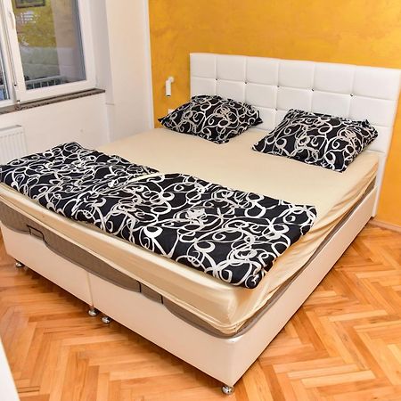 Goldi Apartman Banja Luka Exteriör bild
